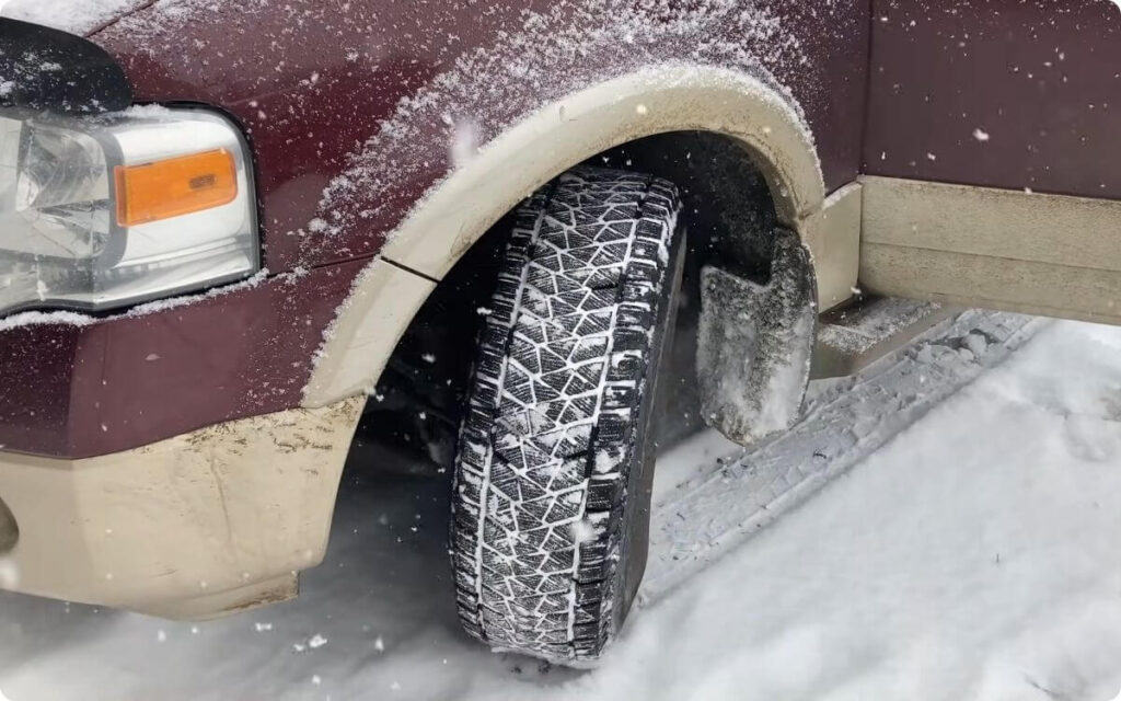 Bridgestone Blizzak DM-V2 Snow Performance