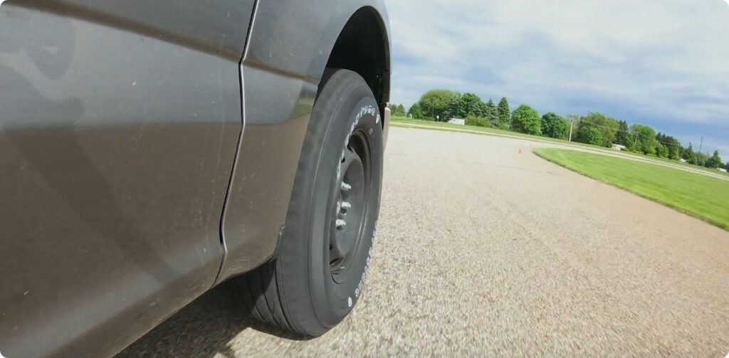 Firestone Destination LE3 Dry Road Performance